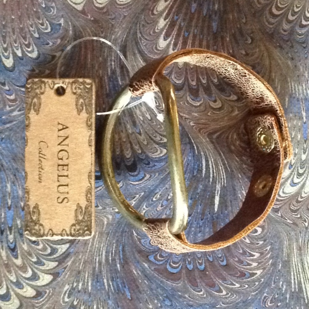 Leather adjustable bracelet